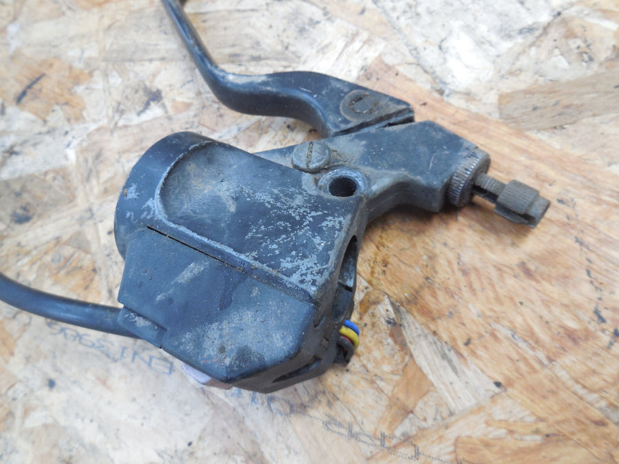 comodo /cocote / levier d embrayage peugeot  sx  8