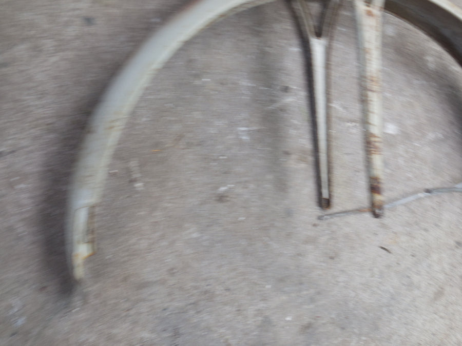 GARDE BOUE AR  AV 32