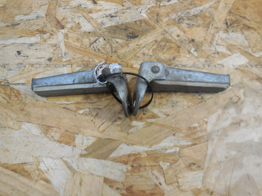 paire de cale pieds  mobylette  bb  rallye