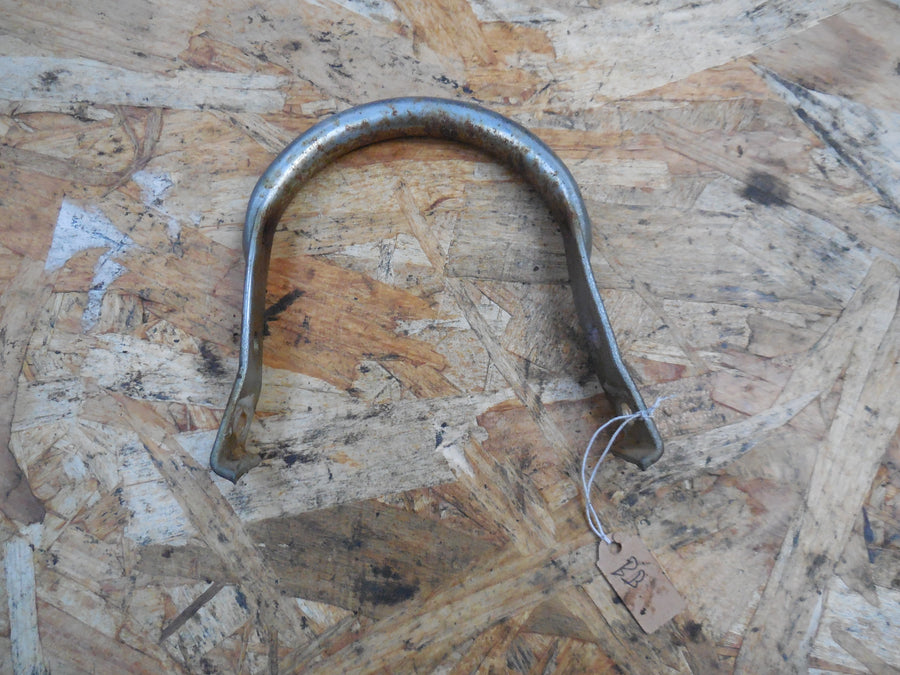 patte de fixation garde boue   peugeot bb rallye