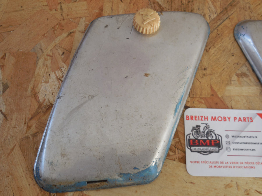 carter / capotage boite a outils   motobecane  AV