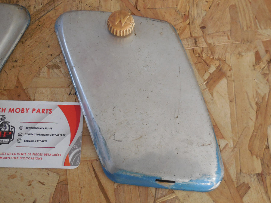 carter / capotage boite a outils   motobecane  AV