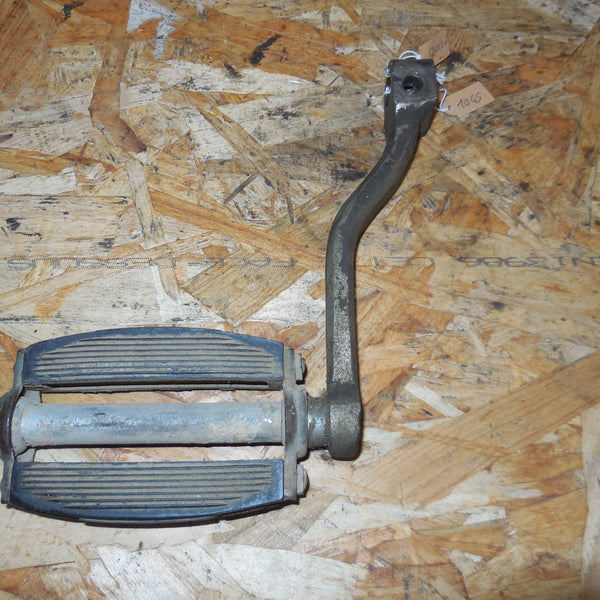 pedale mobylette peugeot  104