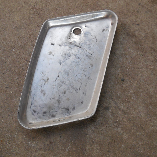 cache  boite a outils  motobécanne