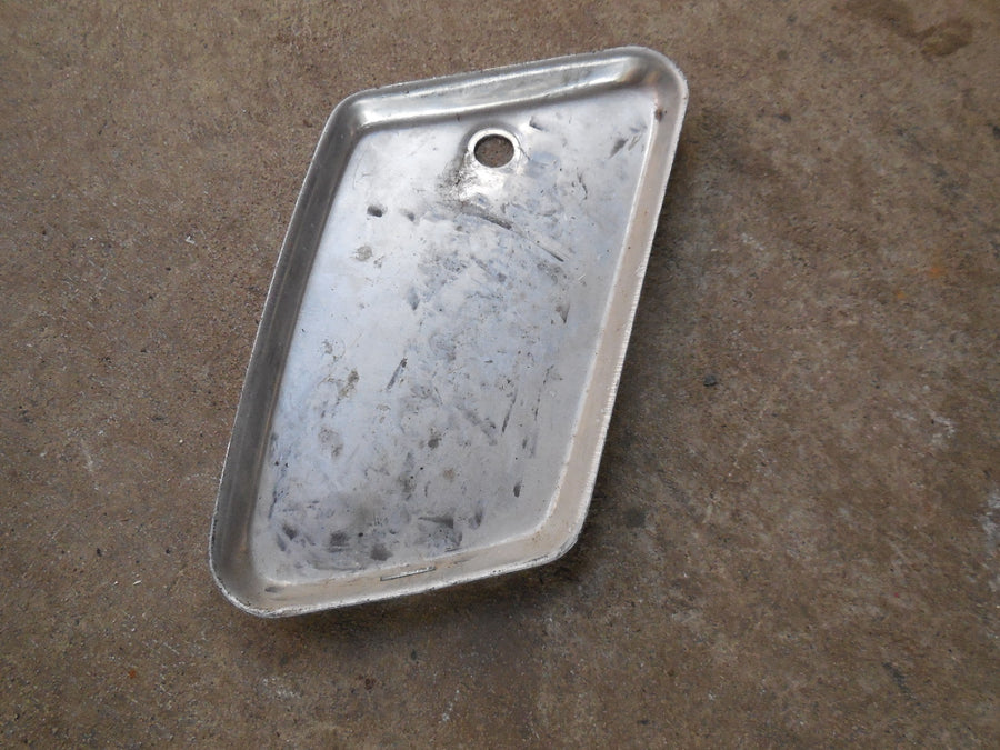 cache  boite a outils  motobécanne