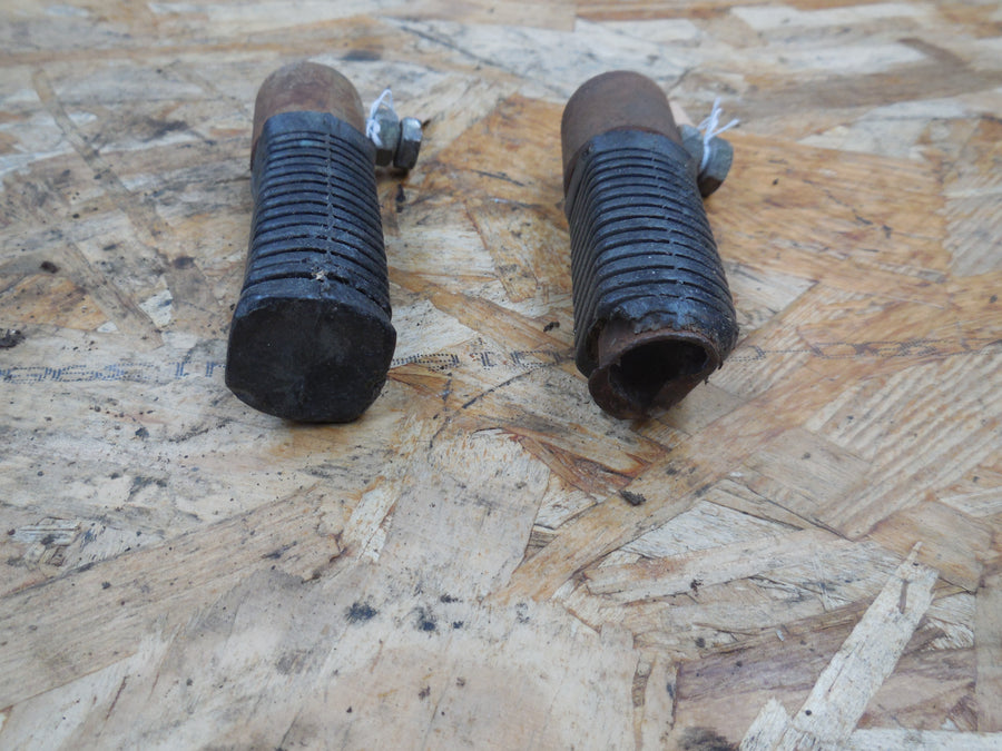 cale pieds yamaha  50 dt