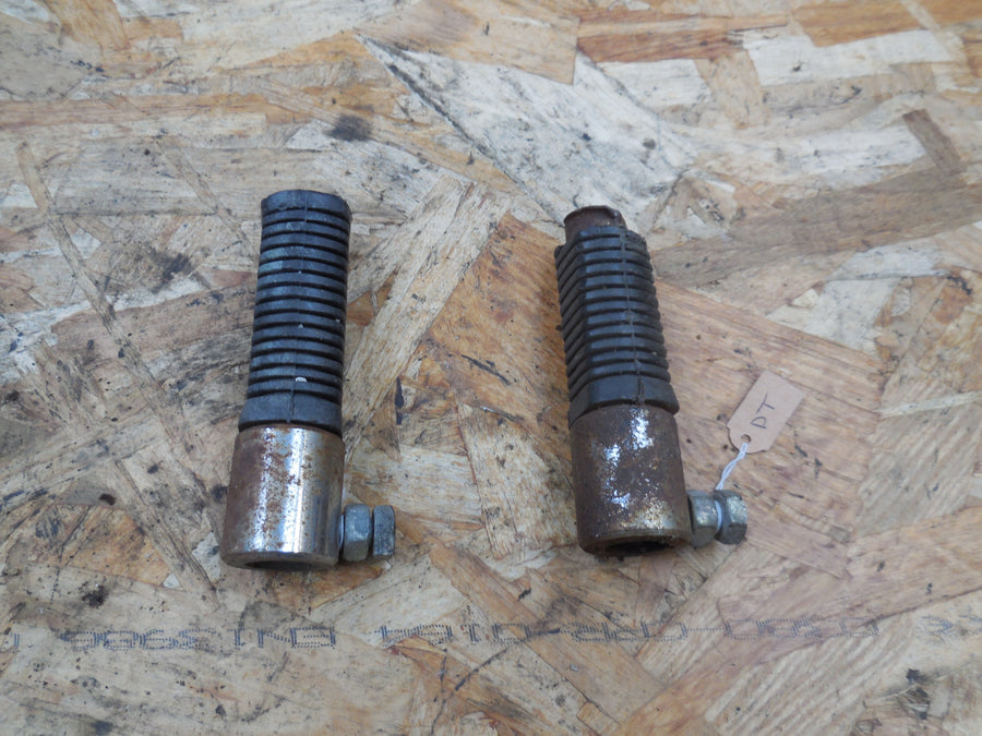 cale pieds yamaha  50 dt