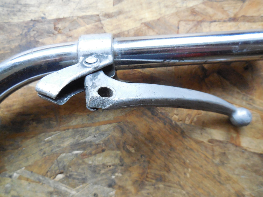 guidon Peugeot coté gauche