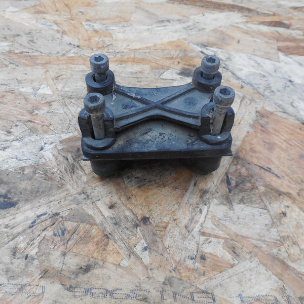 patte de fixation garde boue  avant  motobecane  ew 80