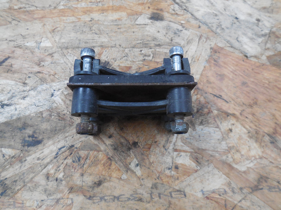 patte de fixation garde boue  avant  motobecane  ew 80