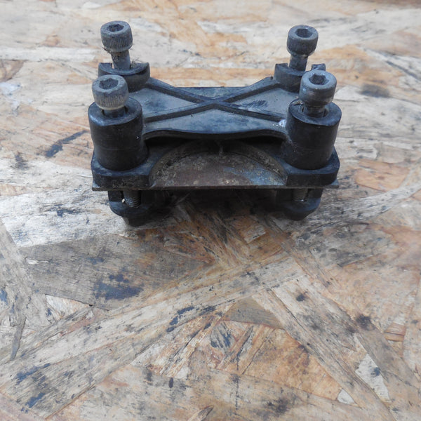 patte de fixation garde boue  avant  motobecane  ew 80