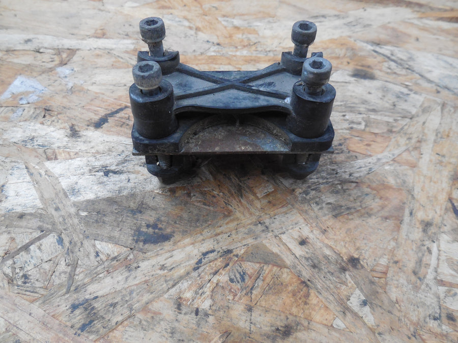 patte de fixation garde boue  avant  motobecane  ew 80