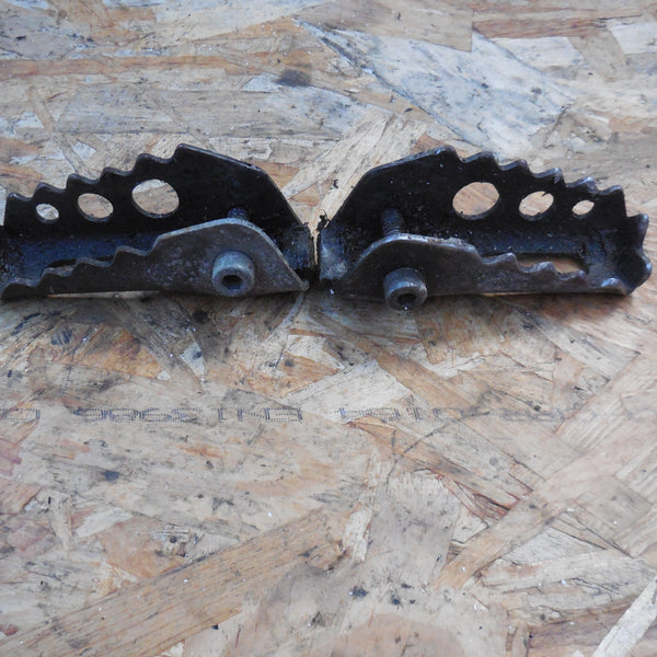paire de cale pieds motobecane  ew 80