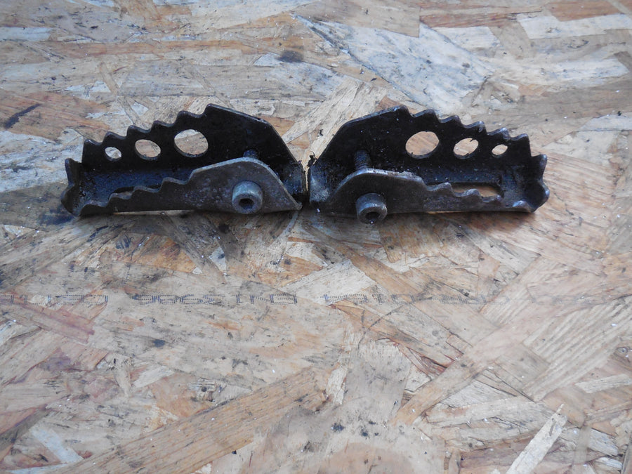 paire de cale pieds motobecane  ew 80
