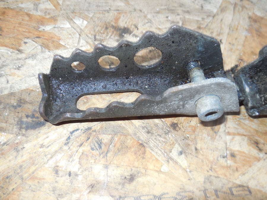 paire de cale pieds motobecane  ew 80