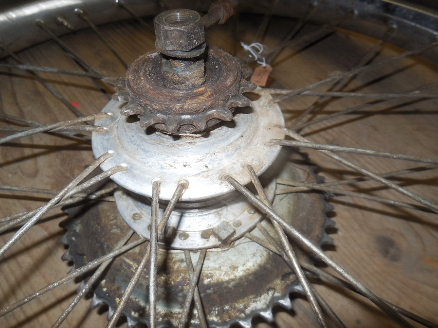 jante / roue peugeot  102