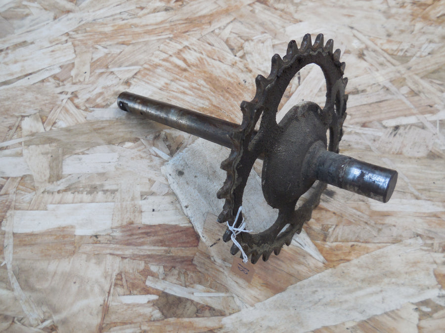 axe de pedalier BB peugeot