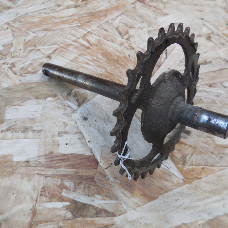 axe de pedalier BB peugeot