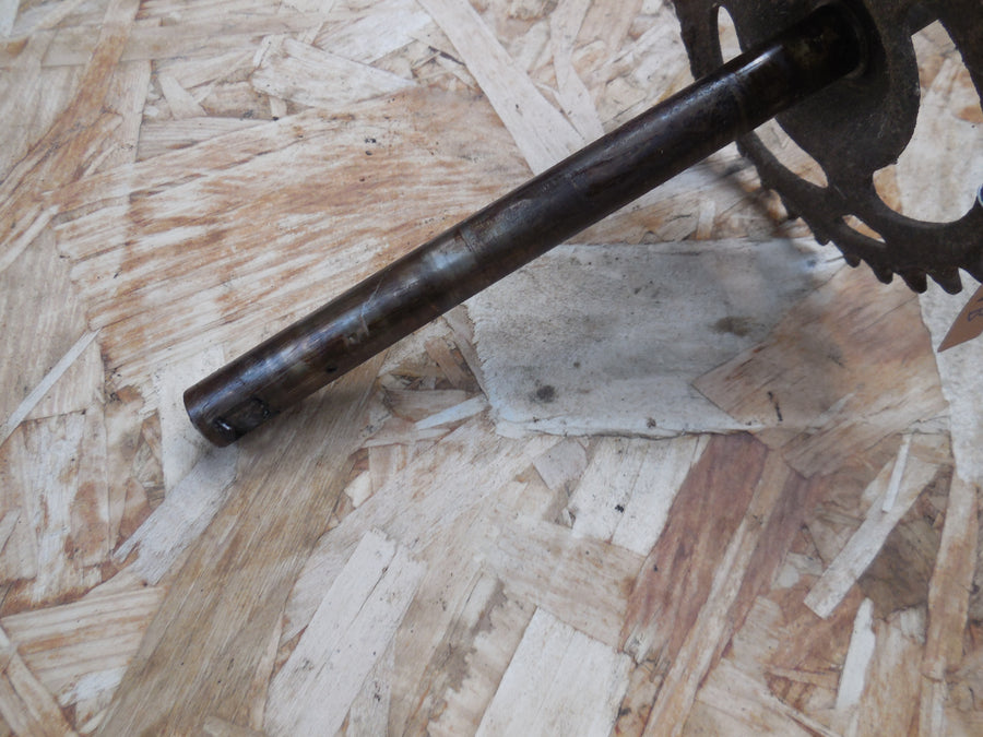 axe de pedalier BB peugeot