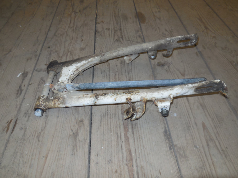 bras oscillant  honda  mt8