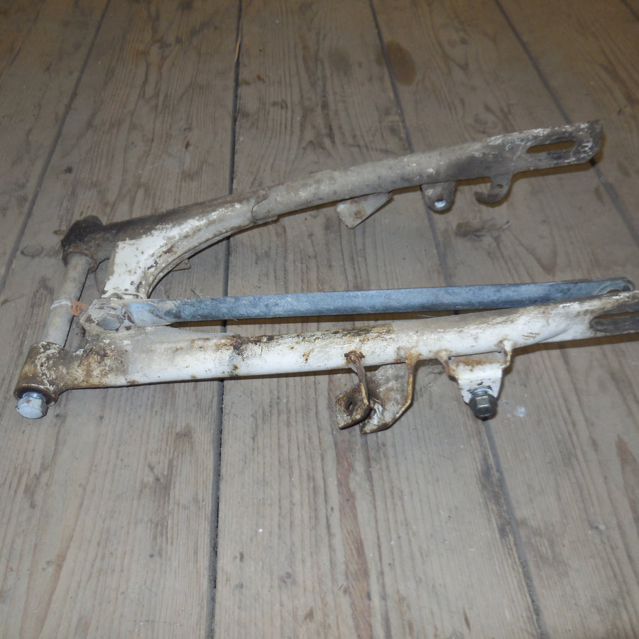 bras oscillant  honda  mt8