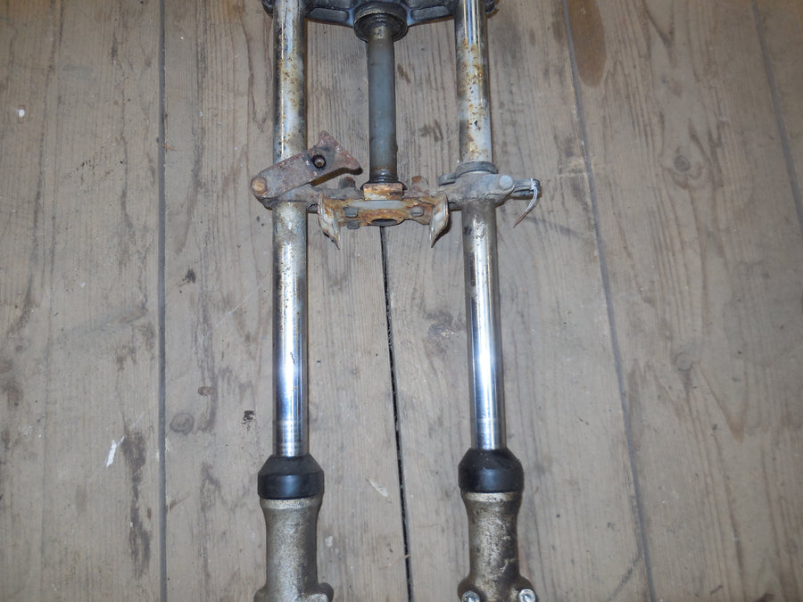 fourche  honda mt8