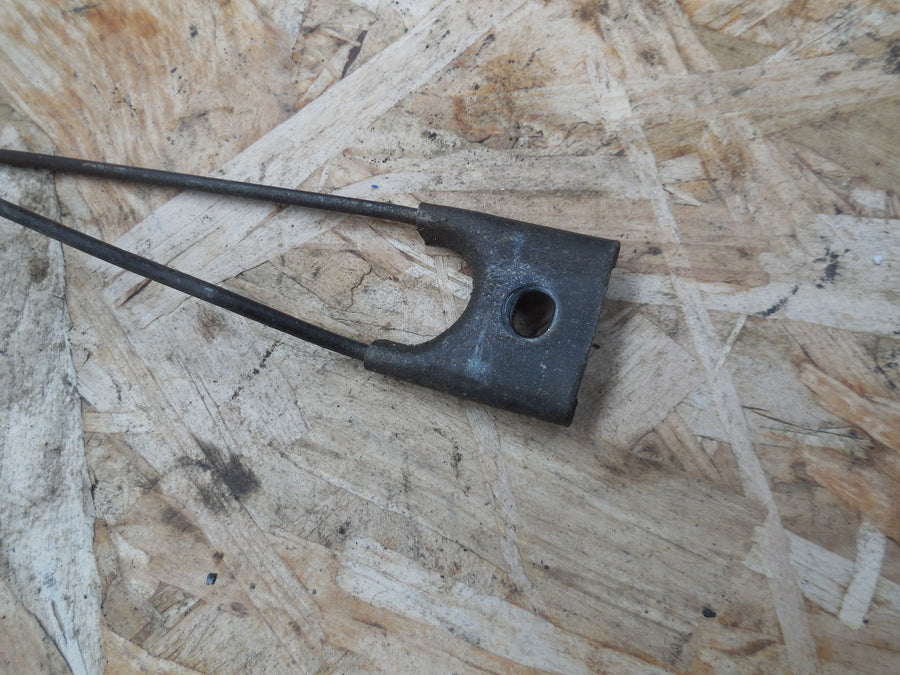 passe cable/ fils  mobylette