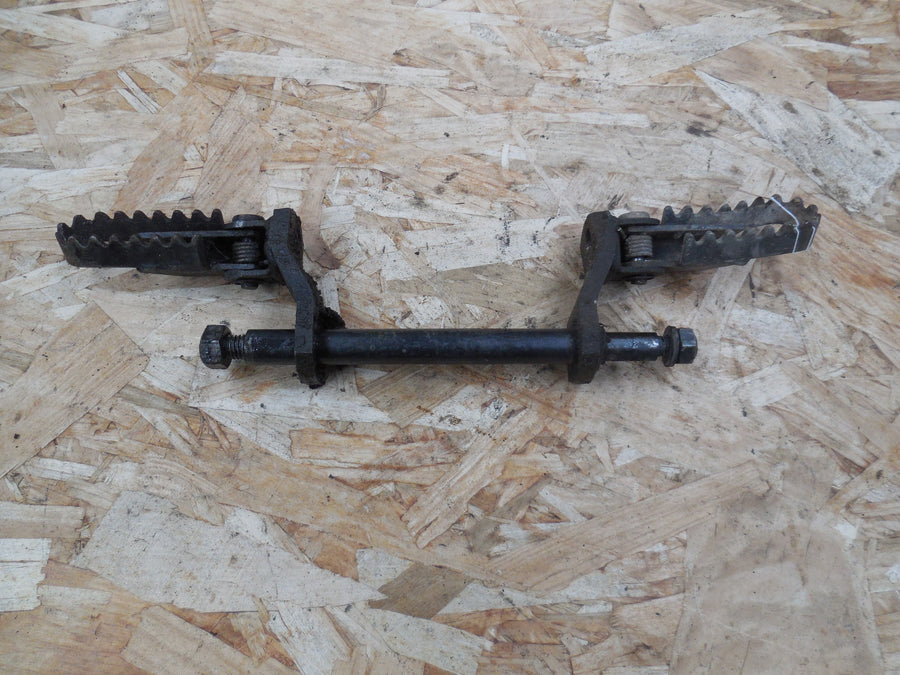 paire de cale pieds  peugeot  sx 8