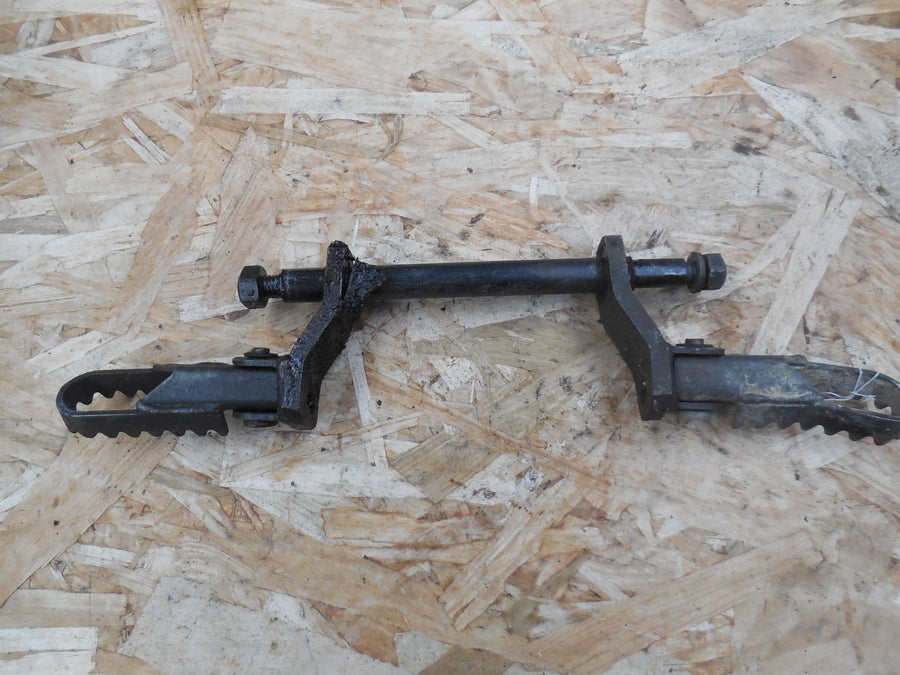 paire de cale pieds  peugeot  sx 8