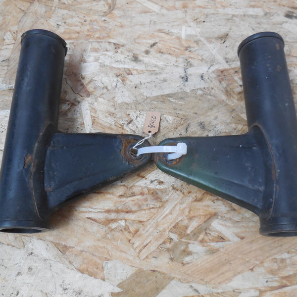 patte de fixation de phare peugeot sx  8