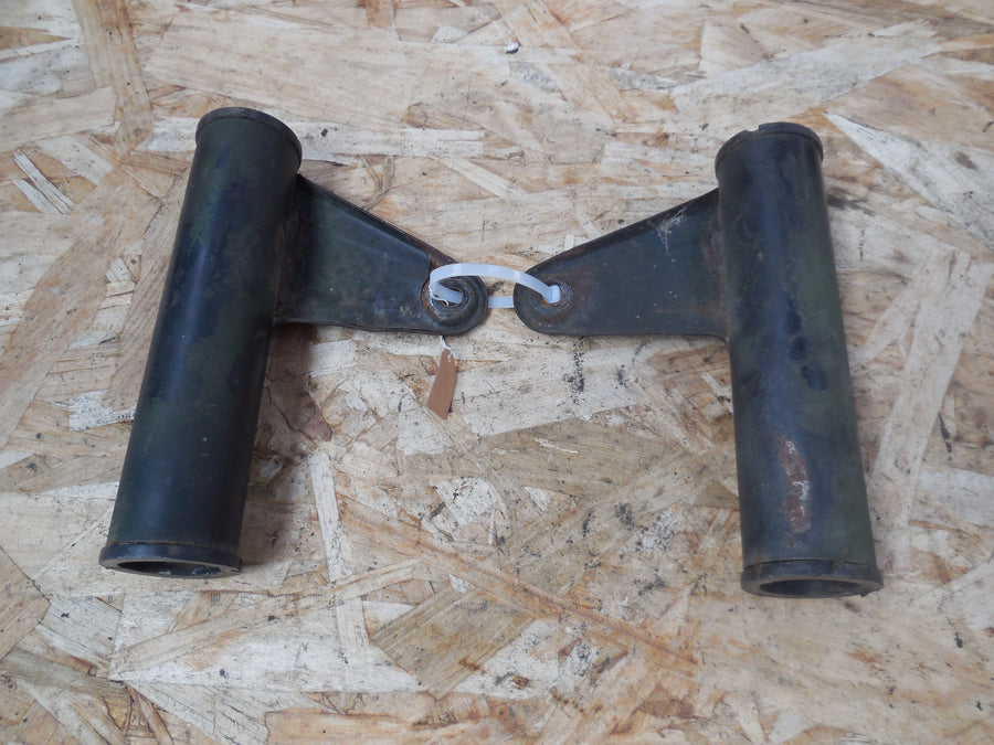 patte de fixation de phare peugeot sx  8