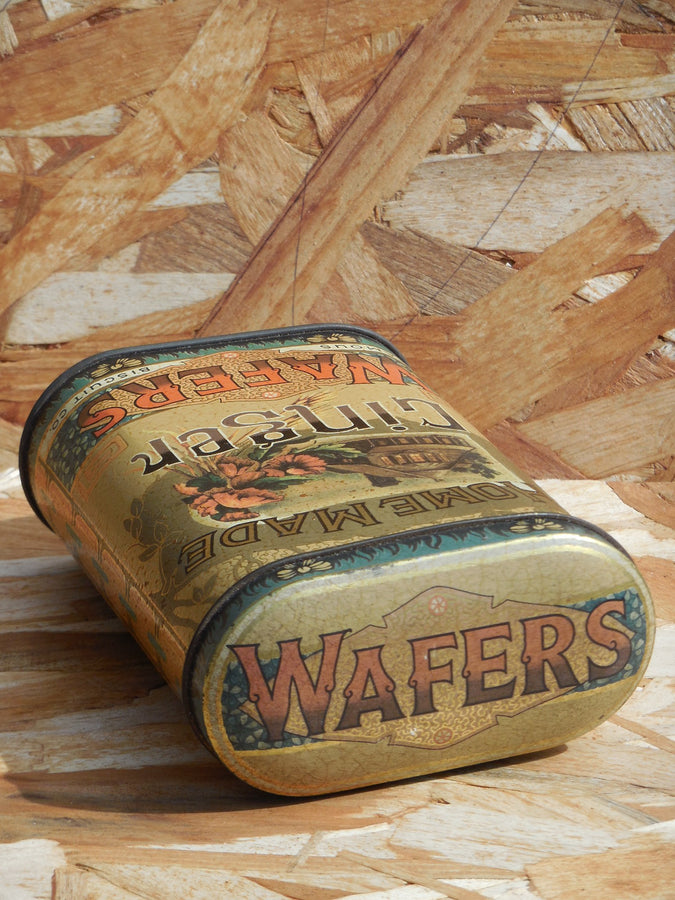 Ancienne boite en métal à biscuits Anglaise Ginger Wafers