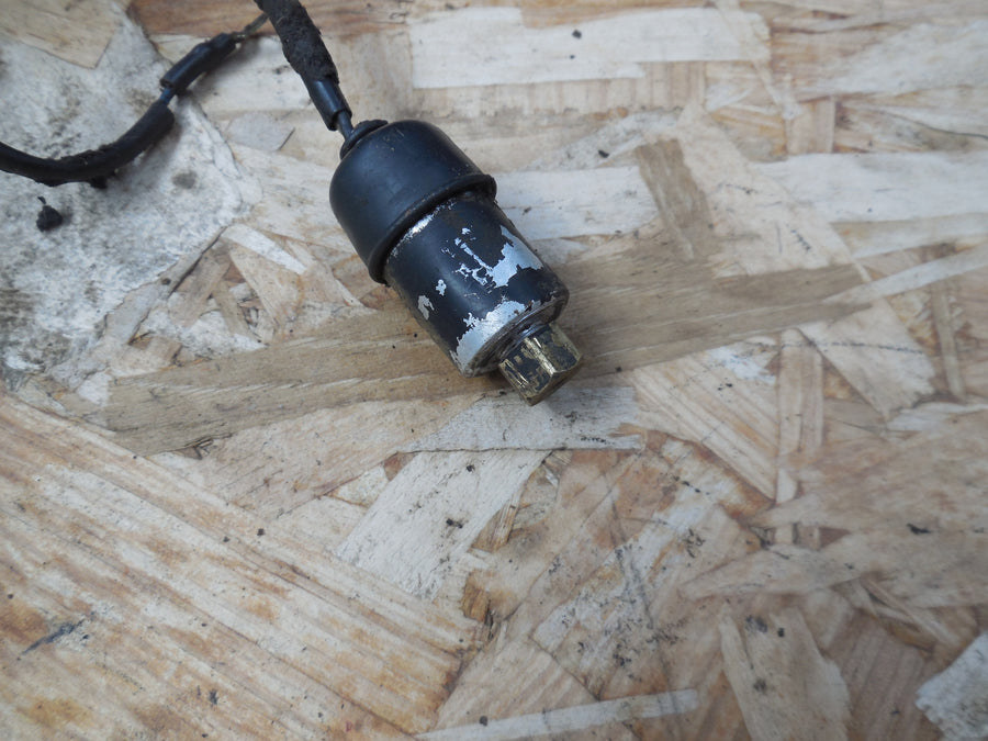 contacteur de stop  peugeot sx  8