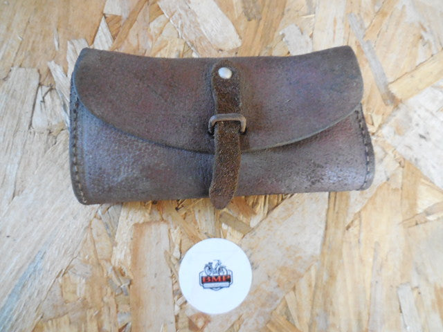 ancienne  sacoche a outils  / mobylette /moto anciennes