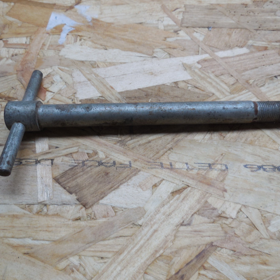 axe de roue  moto / mobylette