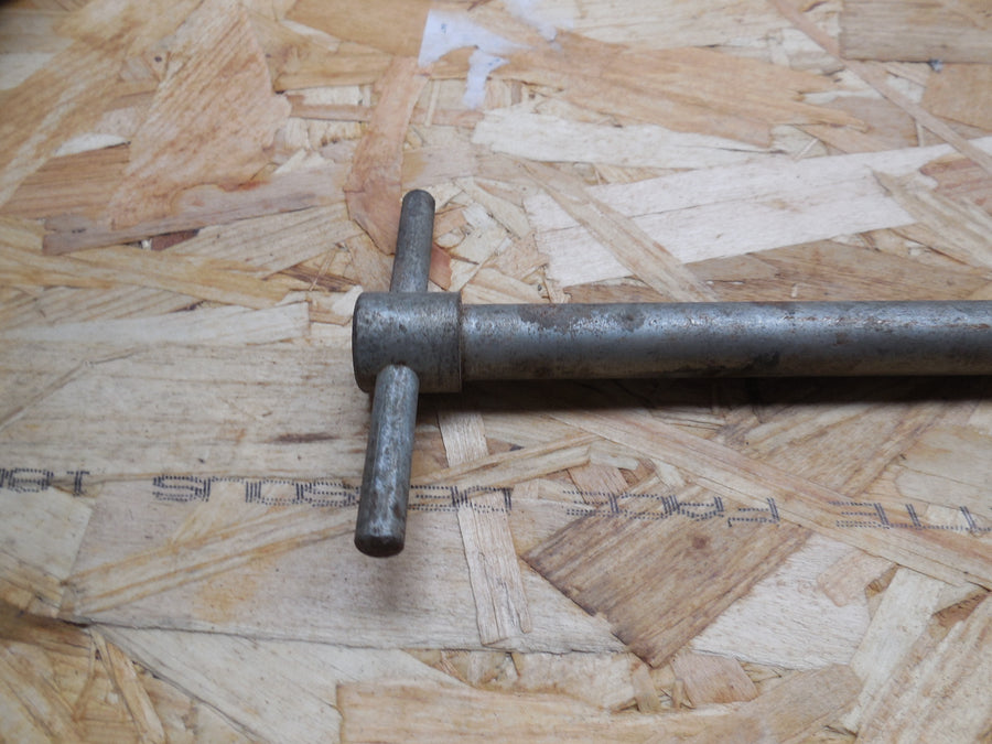 axe de roue  moto / mobylette