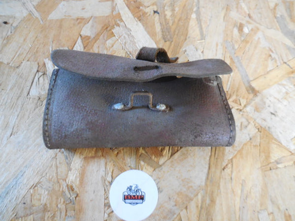 ancienne  sacoche a outils  / mobylette /moto anciennes