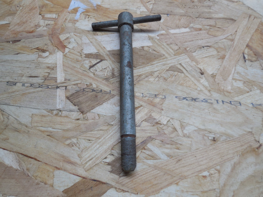 axe de roue  moto / mobylette