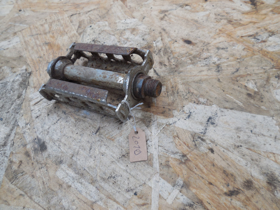 pédale  mobylette  solex   coté  droit