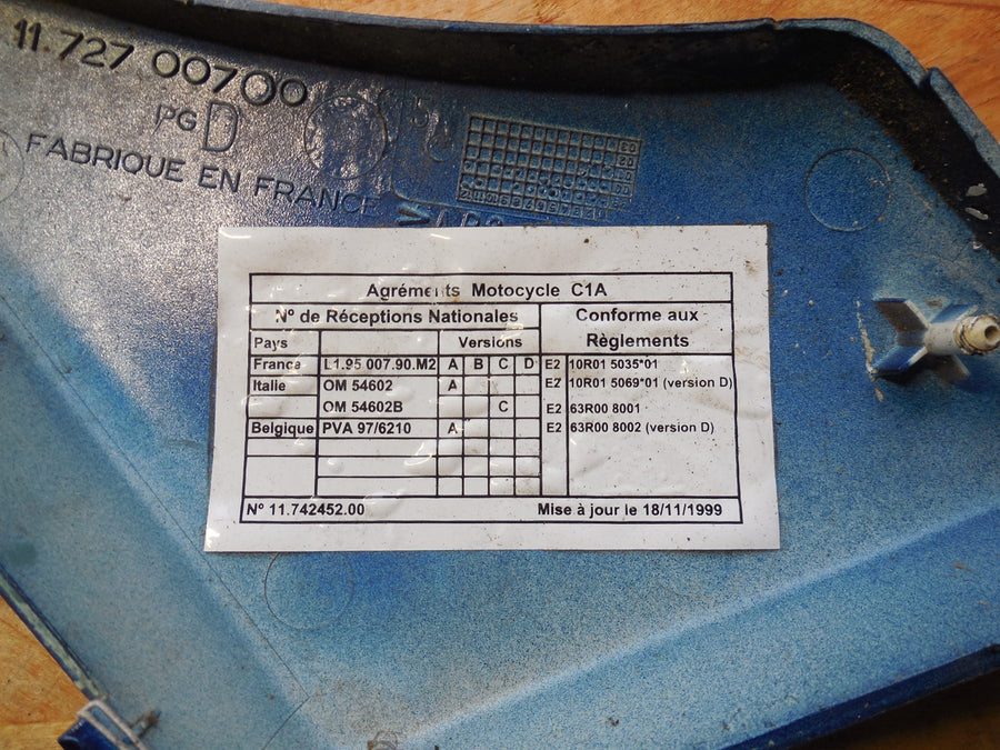 cache latéral peugeot  103