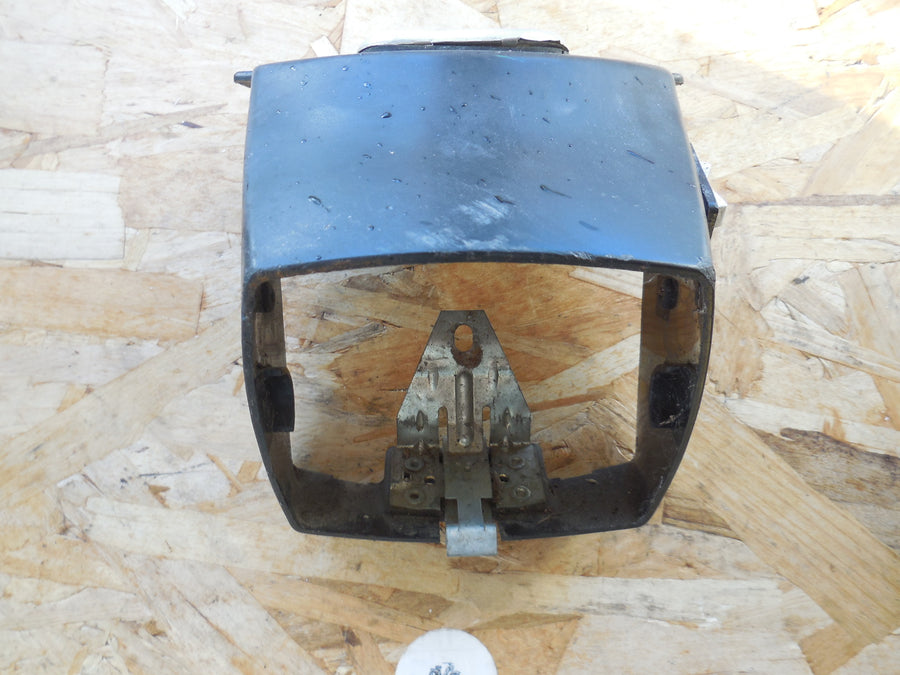 capot de phare  / compteur  peugeot  103