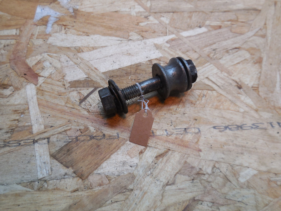 écrou de fixation moteur  bb  peugeot