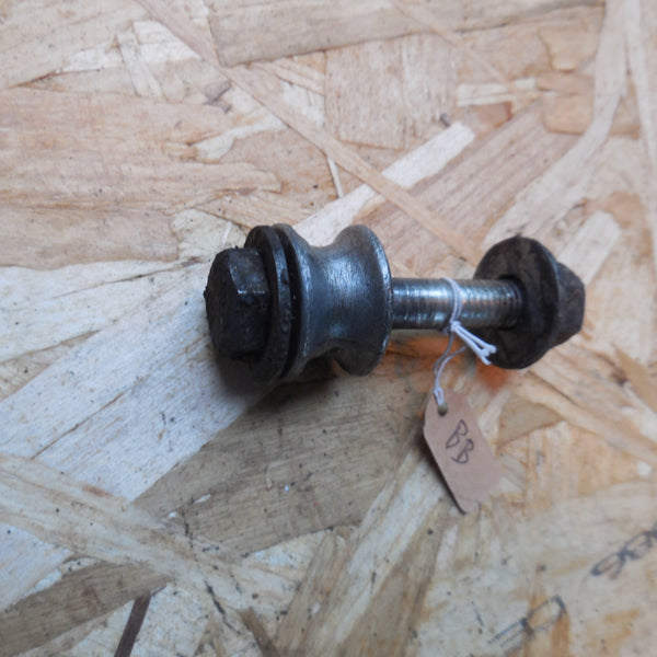 écrou de fixation moteur  bb  peugeot
