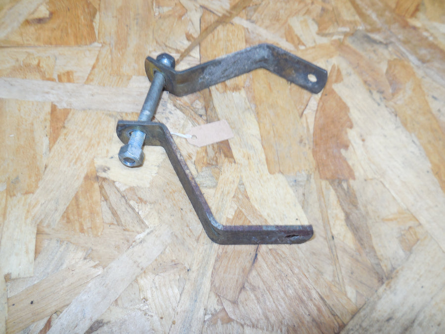 patte de fixation peugeot 103 arrière