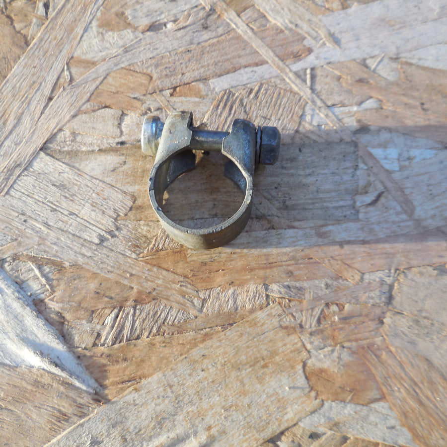 collier de fixation selle mobylette