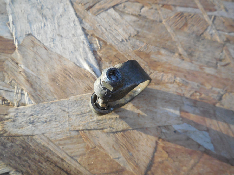 collier de fixation selle mobylette