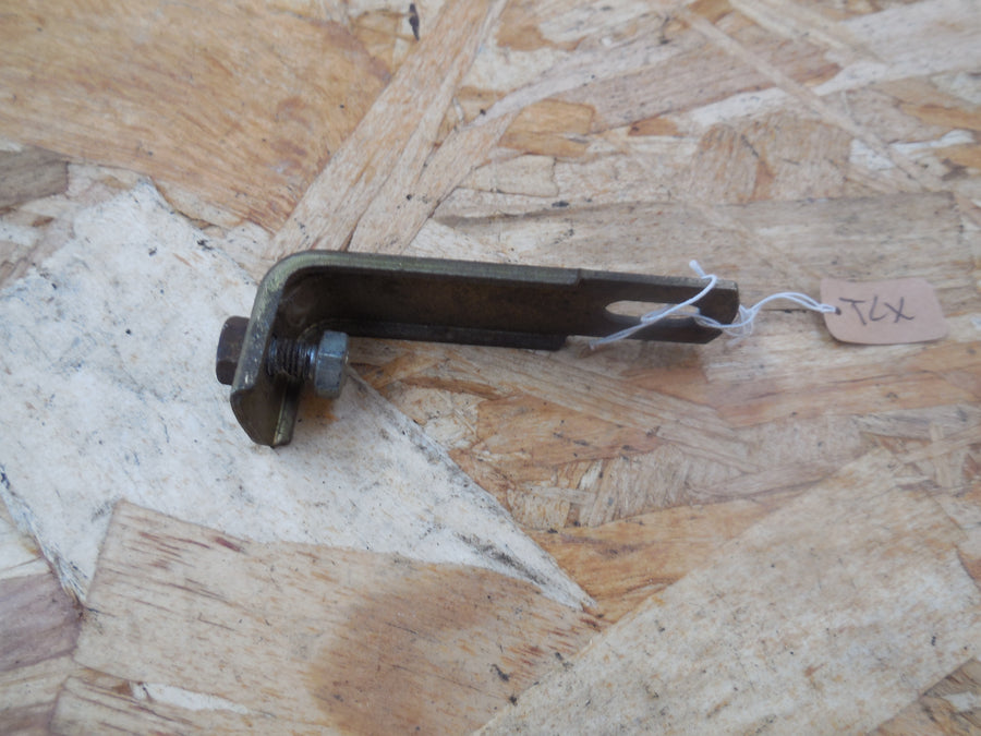 PATTE DE FIXATION peugeot tlx