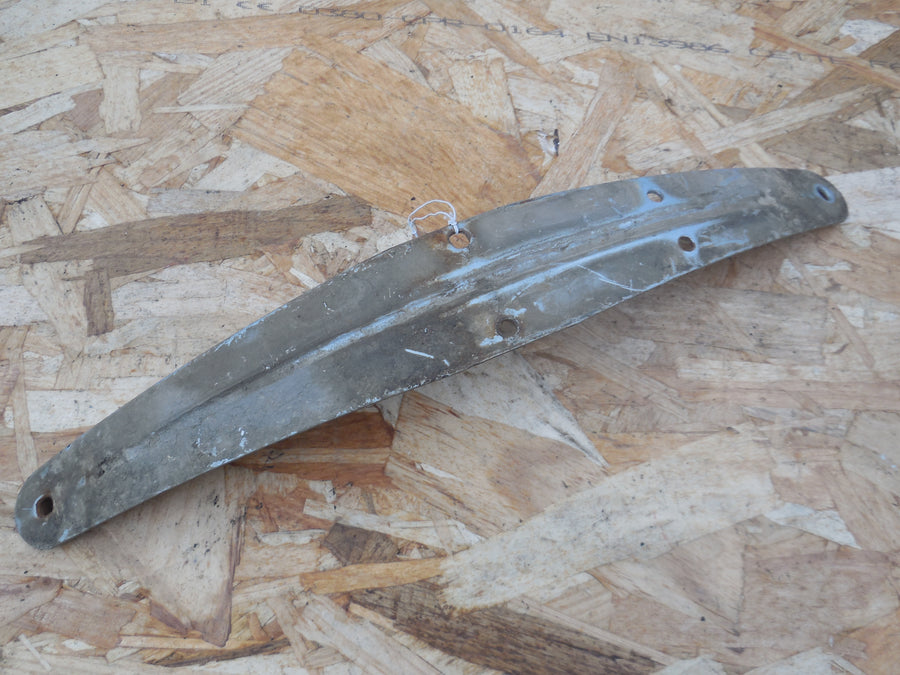 patte de fixation garde boue avant