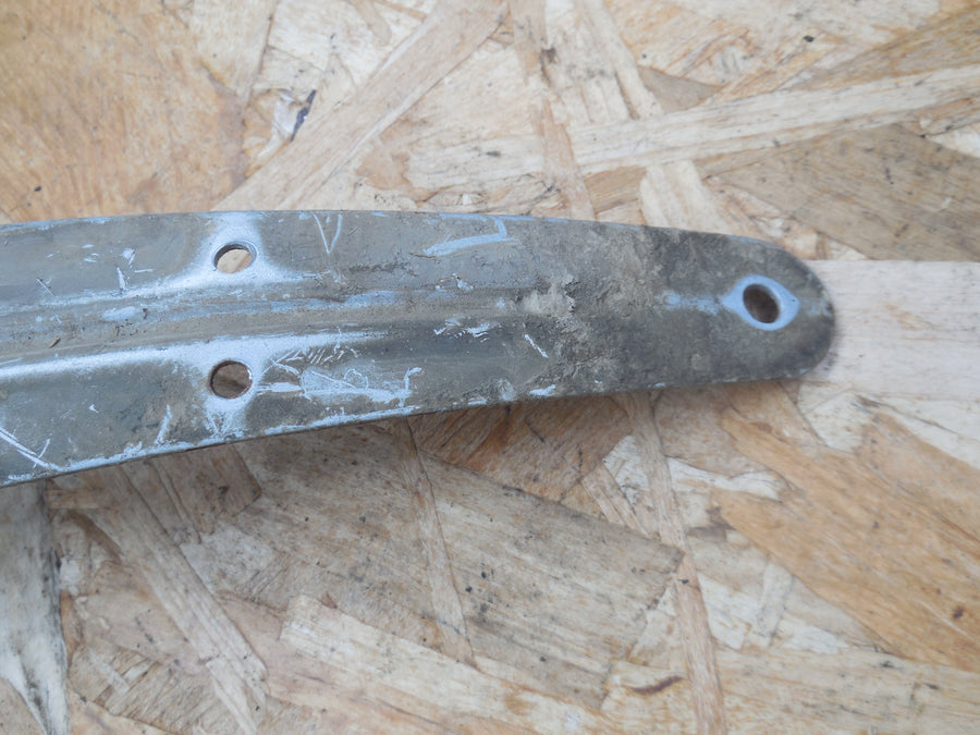 patte de fixation garde boue avant