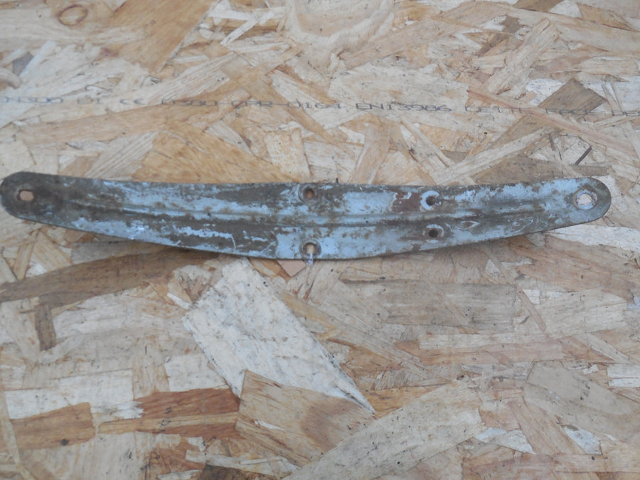 patte de fixation garde boue avant